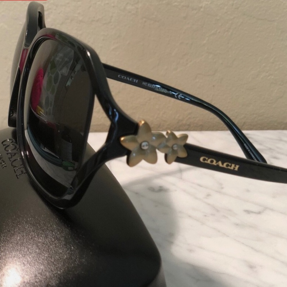 NWT Coach Women’s Black Sunglasses With Matte Gold Flowers HC8233 L1033